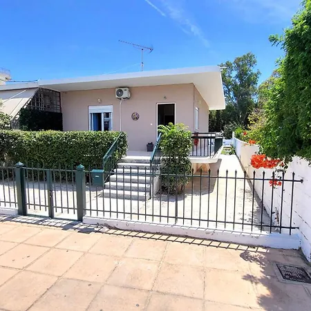 Mini-villa Park Near The Lagonisi